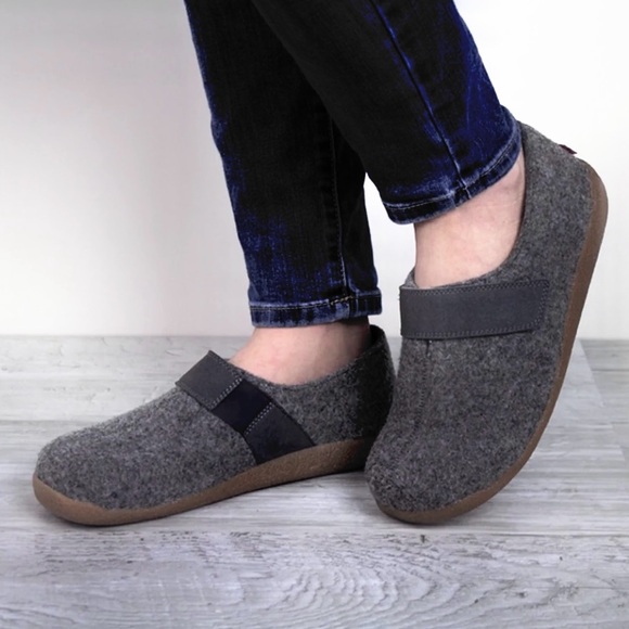 Sanita Varde Unisex Slippers in Charcoal